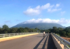 Du lịch tâm linh núi Chứa chan